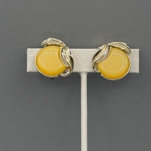 Vintage Yellow Thermoset Clip-On Earrings JP338 2/10